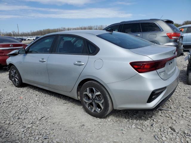 3KPF24AD0ME413577 - 2021 KIA FORTE FE SILVER photo 2