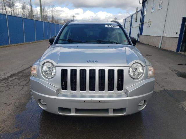 1J4NF4FB4AD581074 - 2010 JEEP COMPASS SPORT SILVER photo 5