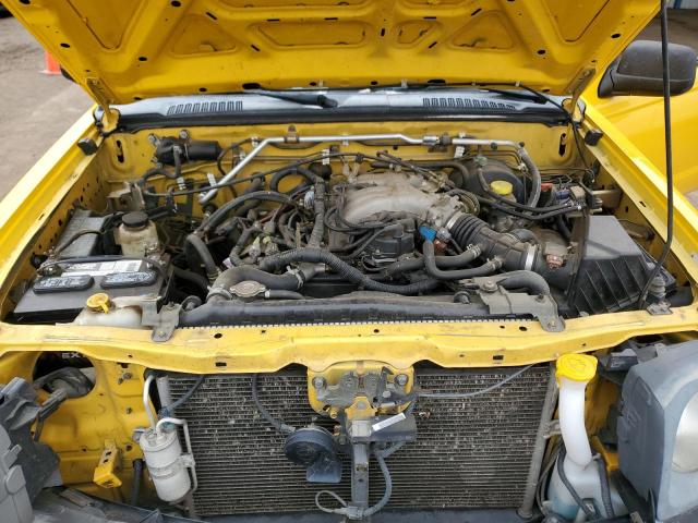 5N1ED28Y82C603825 - 2002 NISSAN XTERRA XE YELLOW photo 11