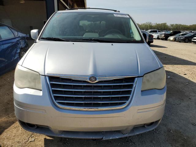 2A8HR54P38R118227 - 2008 CHRYSLER TOWN & COU TOURING SILVER photo 5