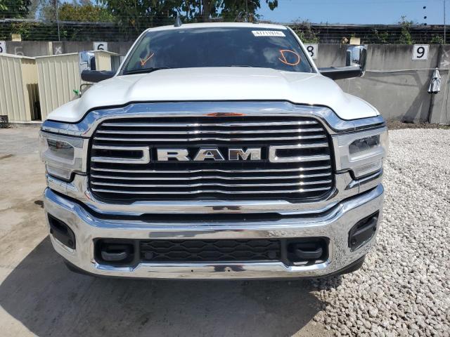 3C6UR5FJ3NG386718 - 2022 RAM 2500 LARAMIE WHITE photo 5