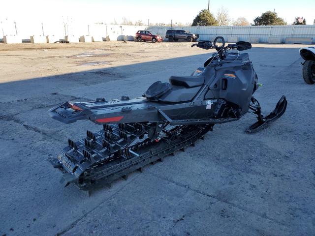 2BPSTJRA8RV000209 - 2024 SKI DOO SUMMIT X E BLACK photo 4