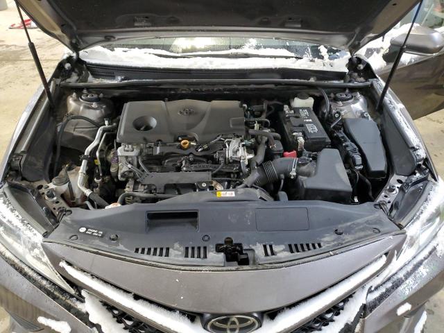 4T1B11HK6JU124975 - 2018 TOYOTA CAMRY L GRAY photo 11