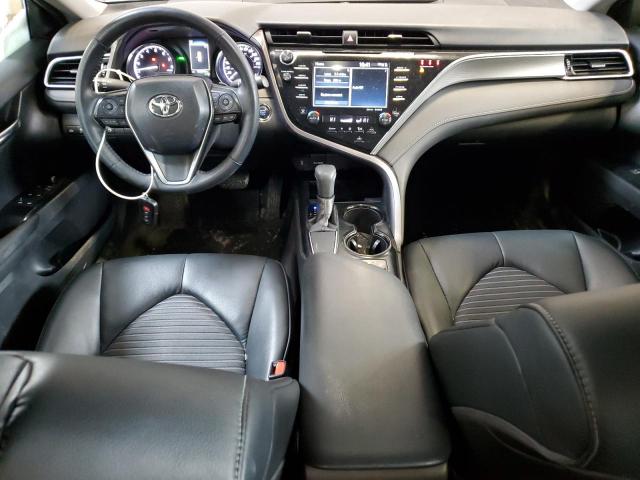 4T1B11HK6JU124975 - 2018 TOYOTA CAMRY L GRAY photo 8