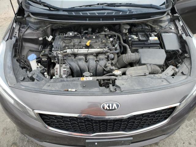 3KPFK4A76HE108049 - 2017 KIA FORTE LX BROWN photo 11