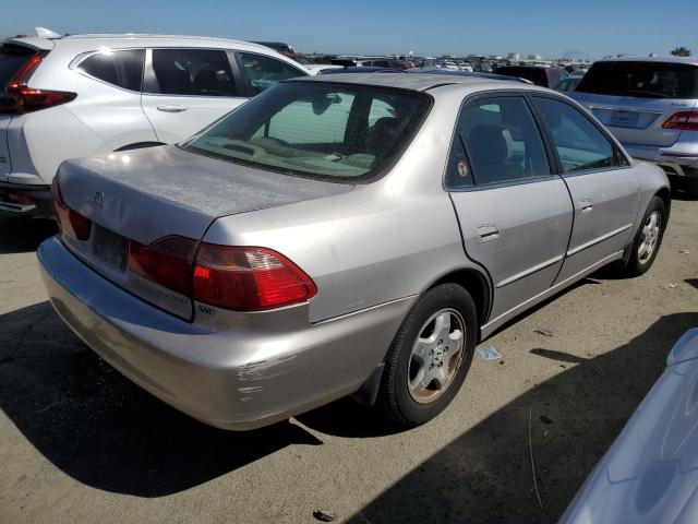 1HGCG1651WA018836 - 1998 HONDA ACCORD EX SILVER photo 3