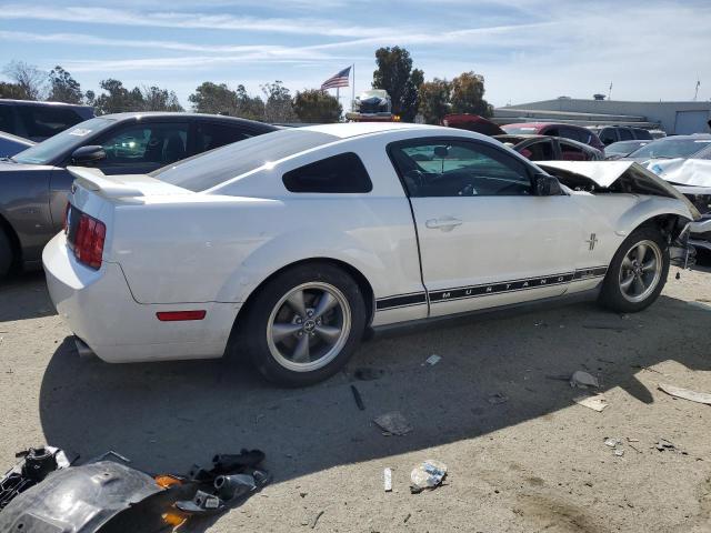 1ZVFT80N165106249 - 2006 FORD MUSTANG WHITE photo 3