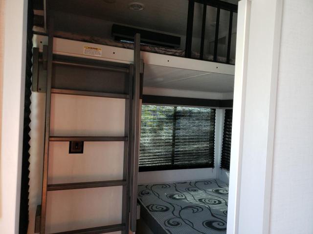 4YDFSTT23R4530100 - 2024 KEYSTONE SPRINTER TWO TONE photo 9