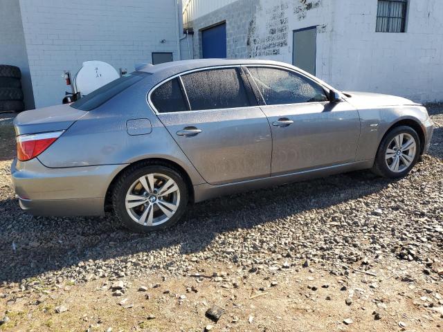 WBANV1C5XAC445959 - 2010 BMW 528 XI GRAY photo 3