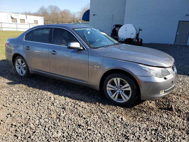 WBANV1C5XAC445959 - 2010 BMW 528 XI GRAY photo 4