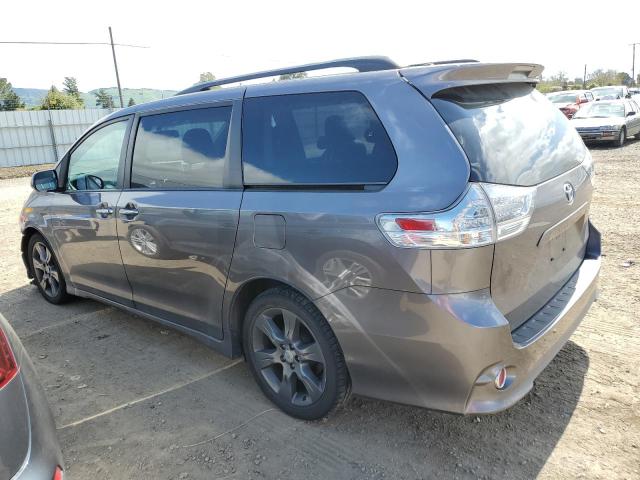 5TDXK3DCXGS765691 - 2016 TOYOTA SIENNA SE GRAY photo 2