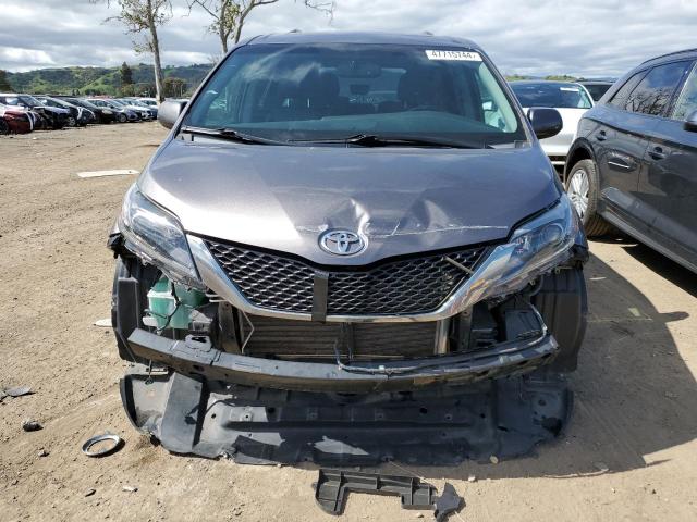 5TDXK3DCXGS765691 - 2016 TOYOTA SIENNA SE GRAY photo 5