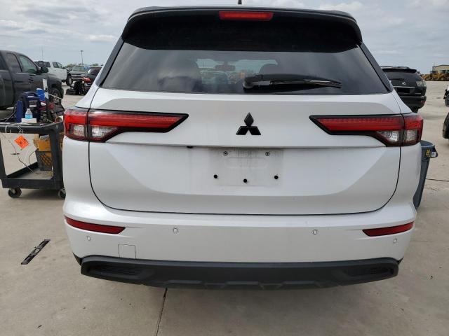 JA4J3TA80NZ064893 - 2022 MITSUBISHI OUTLANDER ES WHITE photo 6