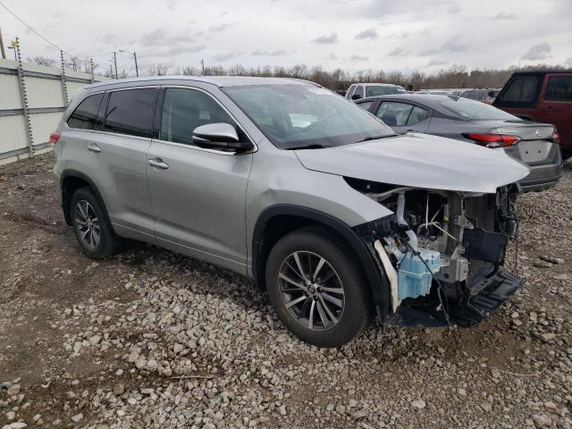 5TDJZRFH4HS447385 - 2017 TOYOTA HIGHLANDER SE SILVER photo 4