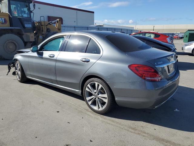 55SWF4JB9JU280129 - 2018 MERCEDES-BENZ C 300 GRAY photo 2