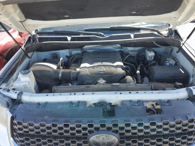 5TFUY5F11JX718527 - 2018 TOYOTA TUNDRA DOUBLE CAB SR/SR5 WHITE photo 11
