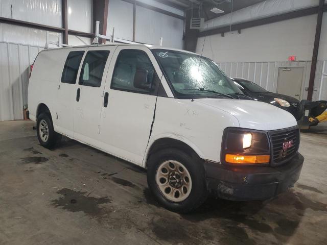 1GTFG15XX91101832 - 2009 GMC SAVANA G1500 WHITE photo 4