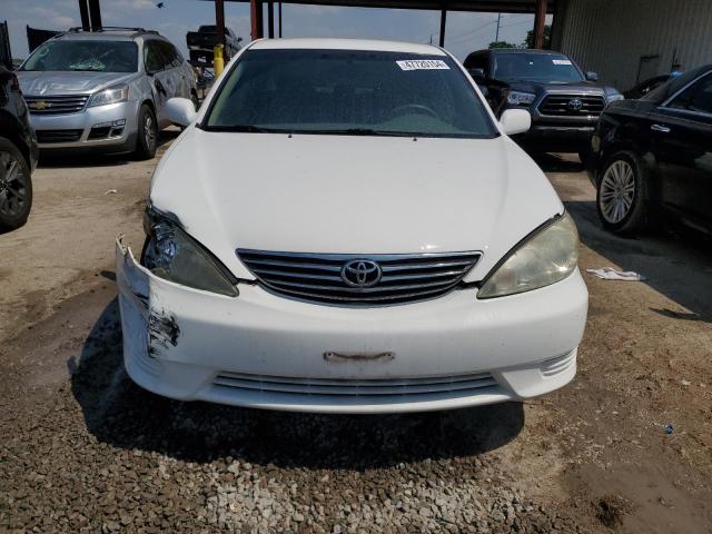 4T1BE32K05U001722 - 2005 TOYOTA CAMRY LE WHITE photo 5