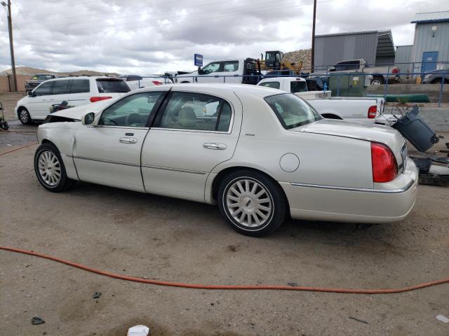 1LNHM83W94Y601867 - 2004 LINCOLN TOWN CAR ULTIMATE WHITE photo 2