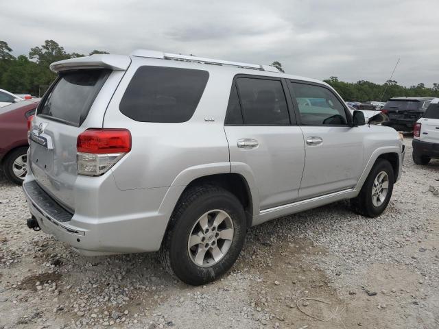 JTEZU5JR4B5022056 - 2011 TOYOTA 4RUNNER SR5 SILVER photo 3