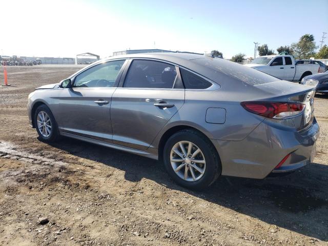 5NPE24AF1JH676813 - 2018 HYUNDAI SONATA SE GRAY photo 2