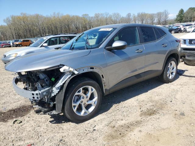 KL77LFE20RC028411 - 2024 CHEVROLET TRAX LS GRAY photo 1