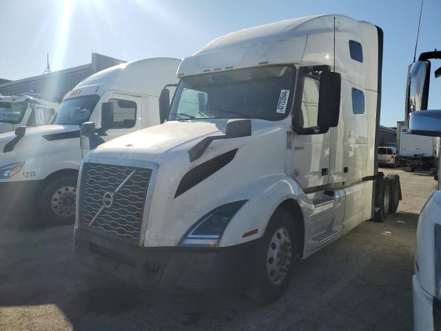 4V4NC9EHXKN904920 - 2019 VOLVO VN VNL WHITE photo 2