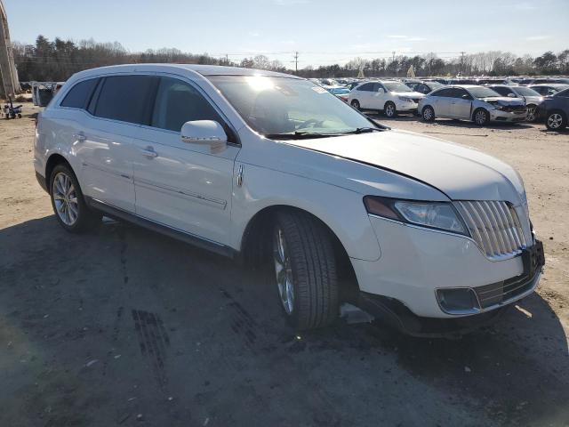 2LMHJ5AT3BBJ50126 - 2011 LINCOLN MKT WHITE photo 4