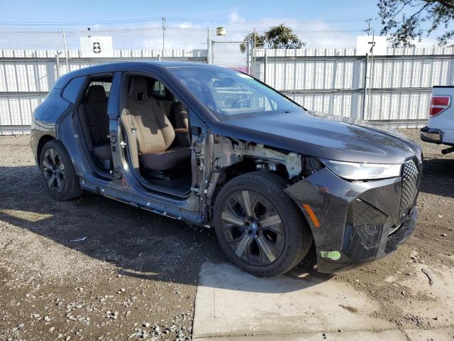 WB523CF02PCM92379 - 2023 BMW IX XDRIVE50 Gris photo 4