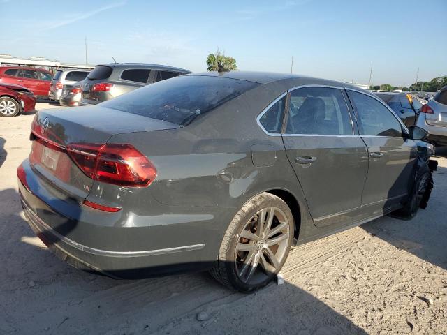 1VWDT7A37HC005696 - 2017 VOLKSWAGEN PASSAT R-LINE Grau Foto 3
