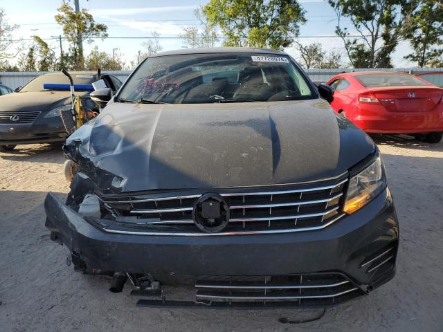 1VWDT7A37HC005696 - 2017 VOLKSWAGEN PASSAT R-LINE Grau Foto 5