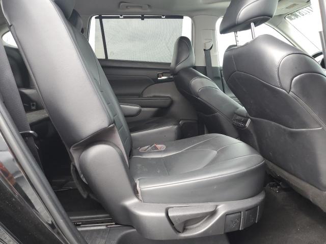 5TDGZRBH5NS572956 - 2022 TOYOTA HIGHLANDER XLE BLACK photo 11
