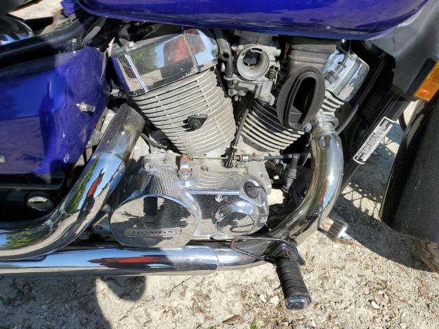 JH2RC50374M000895 - 2004 HONDA VT750 CA PURPLE photo 2