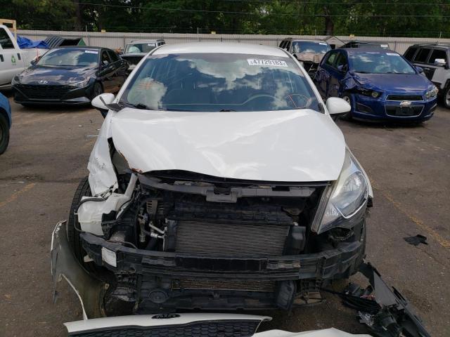 KNADM4A33G6686643 - 2016 KIA RIO LX WHITE photo 5