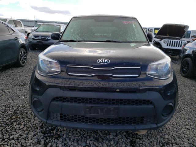 KNDJN2A24J7554412 - 2018 KIA SOUL BLACK photo 5