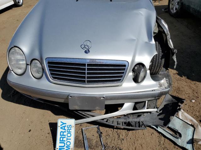 WDBLJ65G9XF044927 - 1999 MERCEDES-BENZ CLK 320 SILVER photo 11