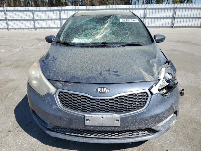 KNAFK4A68G5457552 - 2016 KIA FORTE LX BLUE photo 5