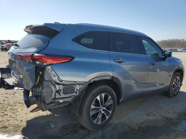 5TDGZRAH6MS034153 - 2021 TOYOTA HIGHLANDER XLE BLUE photo 3