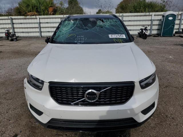 YV4AC2HM3L2171751 - 2020 VOLVO XC40 CORE T4 R-DESIGN WHITE photo 5