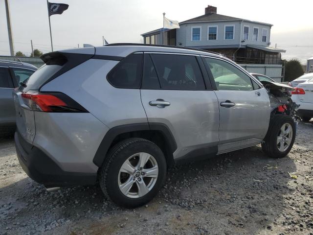 JTMLWRFV7MD559627 - 2021 TOYOTA RAV4 LE SILVER photo 3