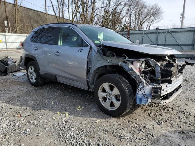 JTMLWRFV7MD559627 - 2021 TOYOTA RAV4 LE SILVER photo 4