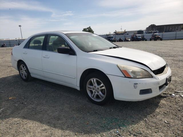 JHMCM56787C003884 - 2007 HONDA ACCORD EX WHITE photo 4