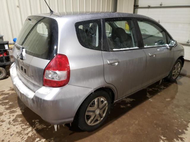 JHMGD384X8S811587 - 2008 HONDA FIT SILVER photo 3