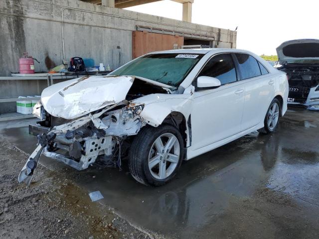 4T1BF1FK4EU321086 - 2014 TOYOTA CAMRY L WHITE photo 1