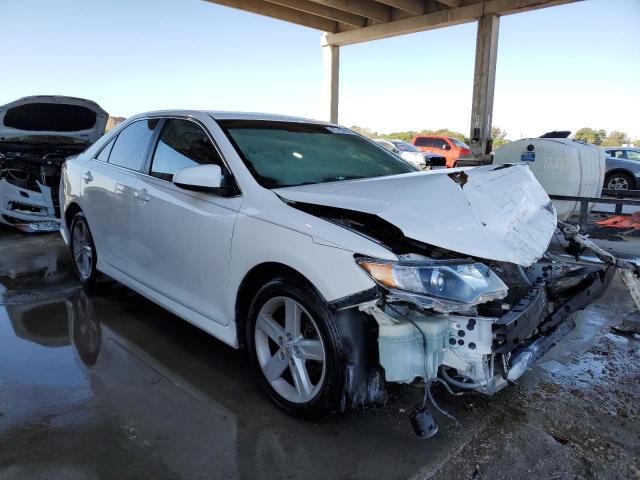 4T1BF1FK4EU321086 - 2014 TOYOTA CAMRY L WHITE photo 4