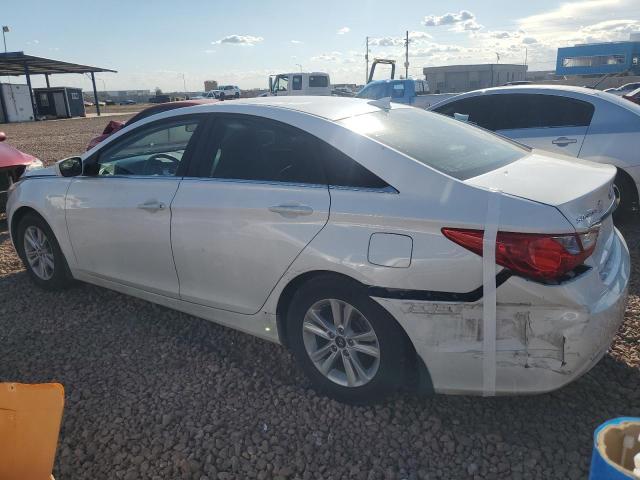 5NPEB4AC8DH646184 - 2013 HYUNDAI SONATA GLS WHITE photo 2