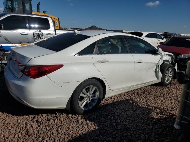 5NPEB4AC8DH646184 - 2013 HYUNDAI SONATA GLS WHITE photo 3