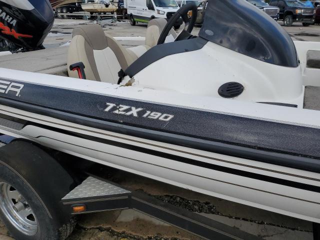 STE88821J314 - 2014 SKEE BOAT TWO TONE photo 9