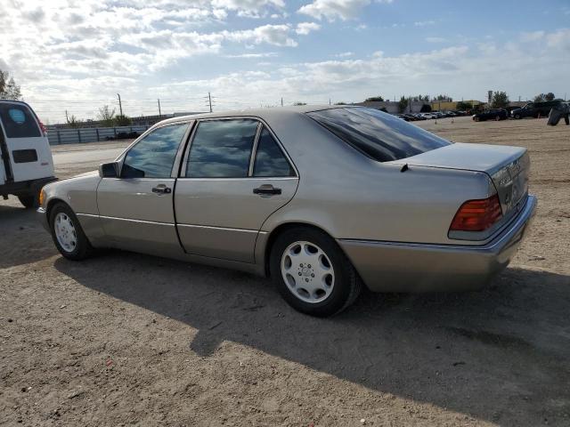 WDBGA43E7PA128040 - 1993 MERCEDES-BENZ 400 SEL GOLD photo 2