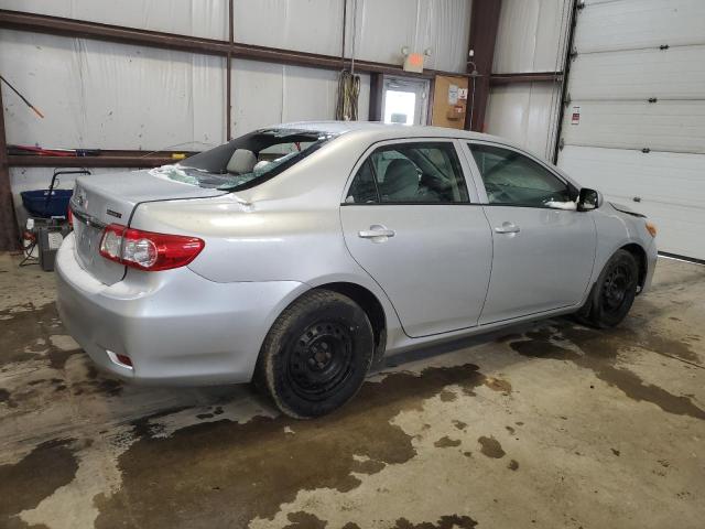 2T1BU4EE9DC011776 - 2013 TOYOTA COROLLA BASE Silber Foto 3